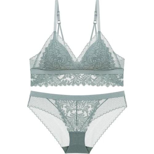 Bra & Brief Sets Sexy Lace Thin Cotton Lined Triangle Cup Wireless Bra and Panties Set Underwear Small Breasts Women Lingerie