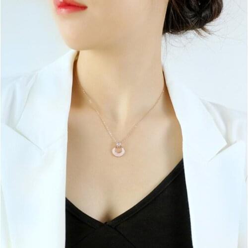 New Fashion Double Ring Necklace Female Simple Versatile Clavicle Chain Women Titanium Steel Diamond Shell Charming Pendant