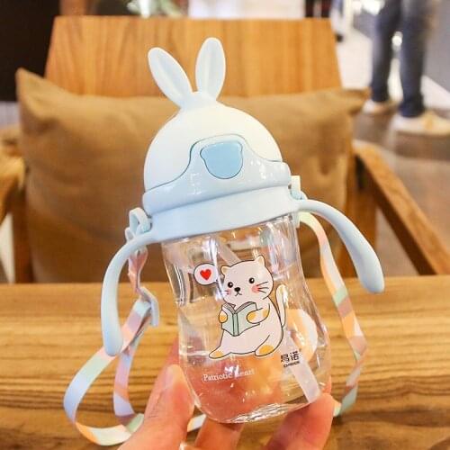 Childrens Water Cup With Straws Kindergarten Drop-Proof Portable Cartoon Cute Plastic Straw Cups With Handles Can Be Cross-Body