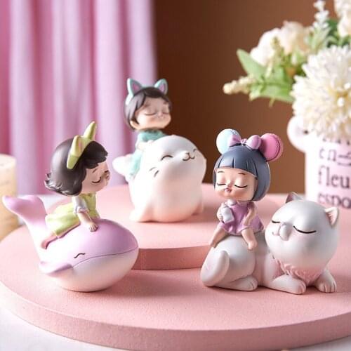 Nordic Style Creative Girl Heart Cute Shaking Head Doll Small Childrens Room Decoration Desk Interior Home Accessories Resin