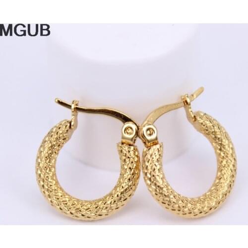 MGUB Gold Color Stainless Steel Women Hoop Earrings Girls Fashion Earrings Round Simple Hot Sale diameter 17-35mm LH571