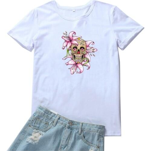 Look The Skeleton Is Smiling At You T Shirt Women Funny Harajuku Print Women Tshirt Fashion Graphic Tees Aesthetic Women T-shirt