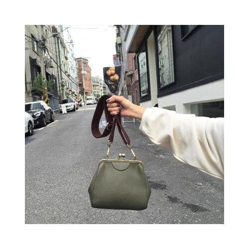 2020 new Female small bag Korea simple style PU leather clip bag cute messenger shoulder bag womens cross body bag purse