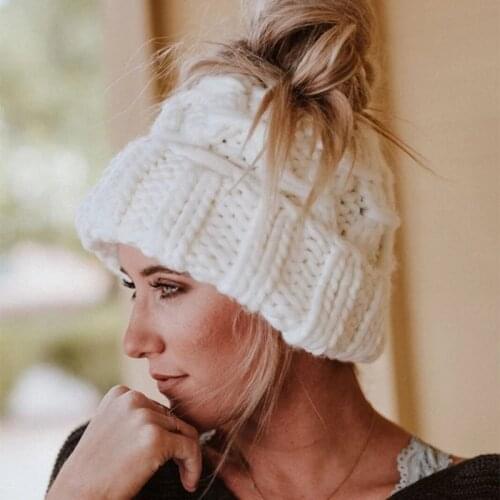 Women Winter Ponytail Beanie Hand Knitting Messy Bun Hats for Girls Skull