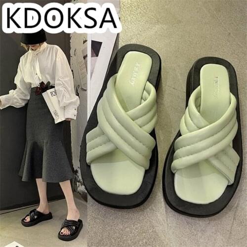Slippers Women wear thick soles fashion cross-flip flops with flip-flops and beach slippers