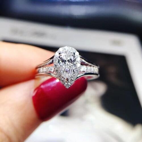 Huitan Luxury Pear Shape Zirconia Rings for Women Wedding Engagement Jewelry Fashionable Party Finger Accessories Romantic Gift