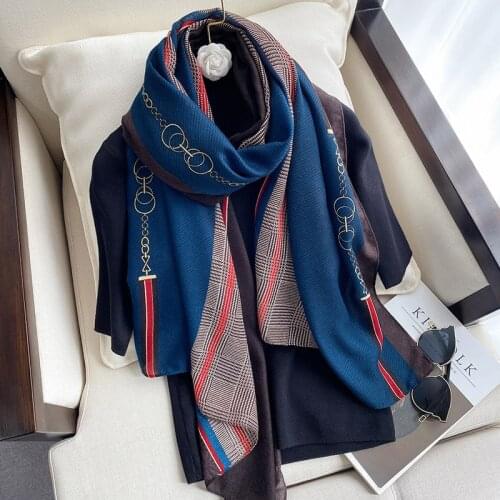 2021 Lady winter Fashion Colour Scarf Ethnic Style Warm Print Beach Towel New Style Seaside Shawl Popular Summer Silk Scarves