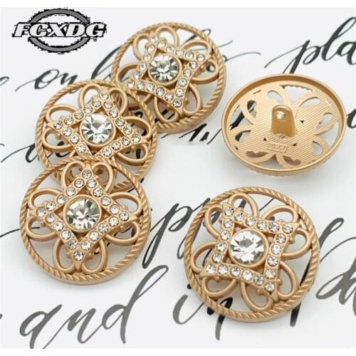 Luxury Metal Rhinestone Buttons for Clothing Hollow Flower Buttons for Coat Sewing Supplies Hand-sewn Women Clothes Buttons 20mm