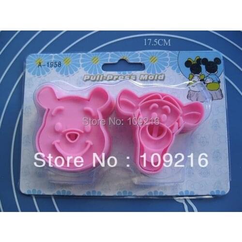 Wholesale!!2pcs/set Food Grade Plastic Lovely Bear Head & Tiger Head Cookies Cutter/Stamps Tool