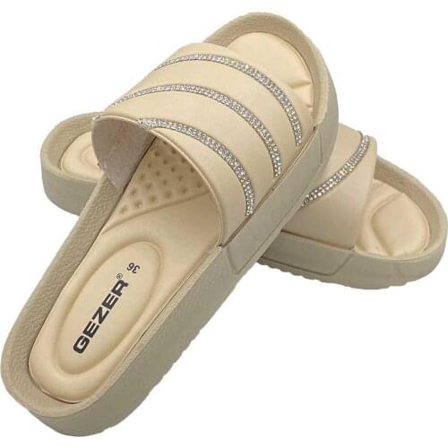 Womens Cream Diamond Pattern Sports Slippers