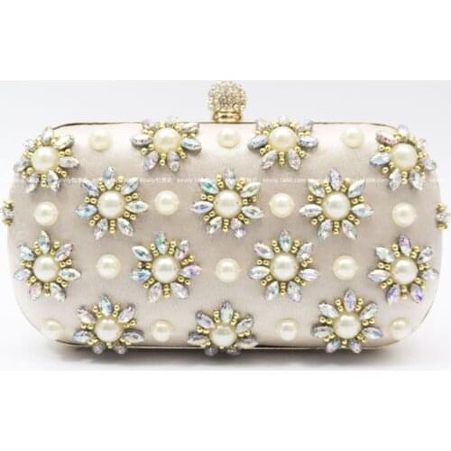 Womens Clutch Bag Pearl Purses and Handbags Diamond Flower Luxury Designer Handbag Evening Bags 2021 Womens Brand