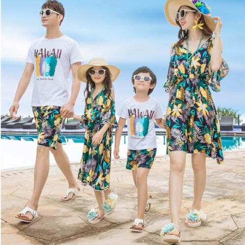 Family Matching Outfits Summer Sunflowers Beach Wear Men Boys Cotton Short Sleeves T shirt Pants Set Women Girls Dress SA1386