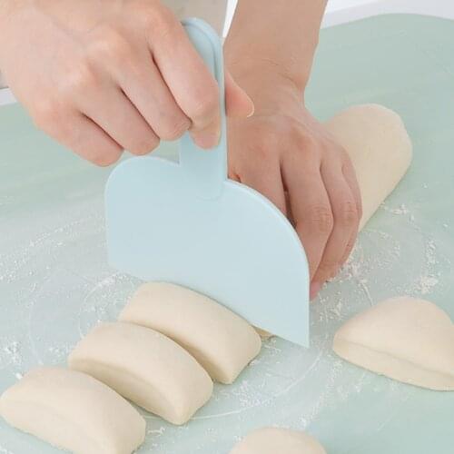 Multifunction Dough Cutter Food Grade Plastic Cream Spatula Pastry Bread Scraper Kitchen Baking Tool