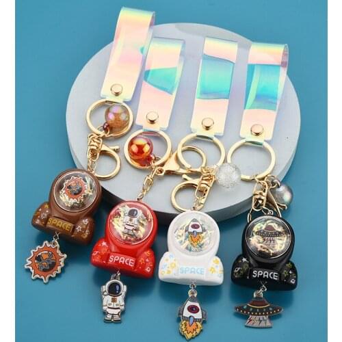 Fashion Creative Astronaut Keychain cute Luminous Astronaut Pendant Pendant for woman bag Car with Key Chain Ring Accessories