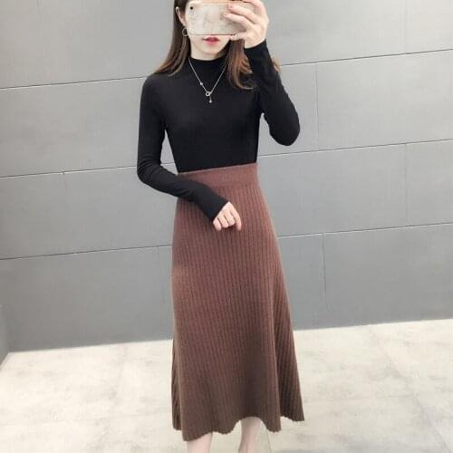 4852 (original 2162) zone g 26 left] - medium length skirt in action 48