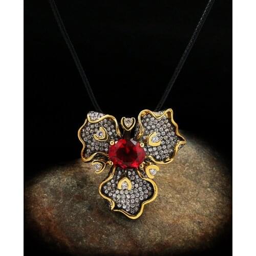 New Exaggerated Black Gold Two-tone Flower Inlaid Red Gemstone Pendant Necklace 925 Silver Ladies Luxury Jewelry necklace