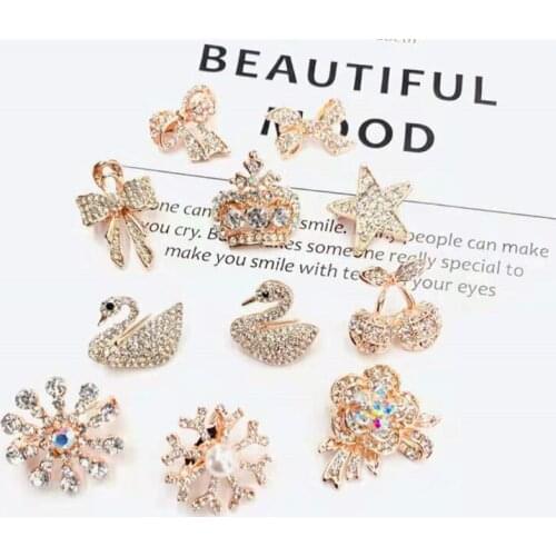 1pcs Fashion Color Crystal Brooch Swan Bowknot Star Brooch Badge Badge Pin Personality Creative Jewelry Gift Party Jewelry