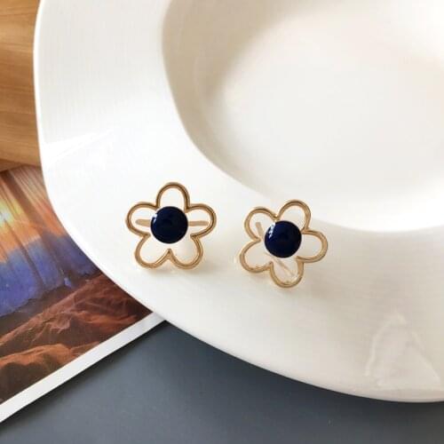 Bilandi S925 needle Sweet Jewelry Flower Earrings Pretty Design Sweet Temperament Resin Stud Earrings For Girl Lady Gifts