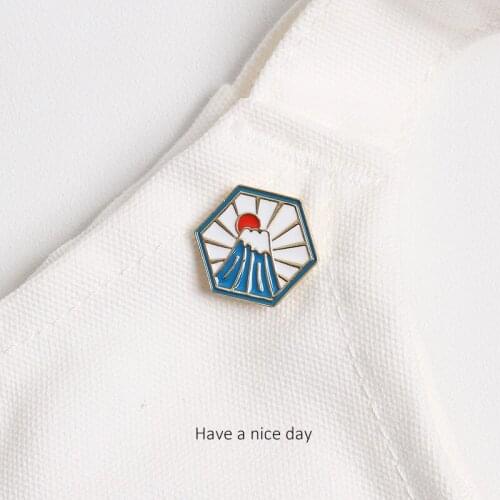 Japanese Mount Fuji Lapel Pins Clothes Backpack Brooch Fashion Couple Gift Wholesale Jewelry Badges Good Luck Enamel Pins