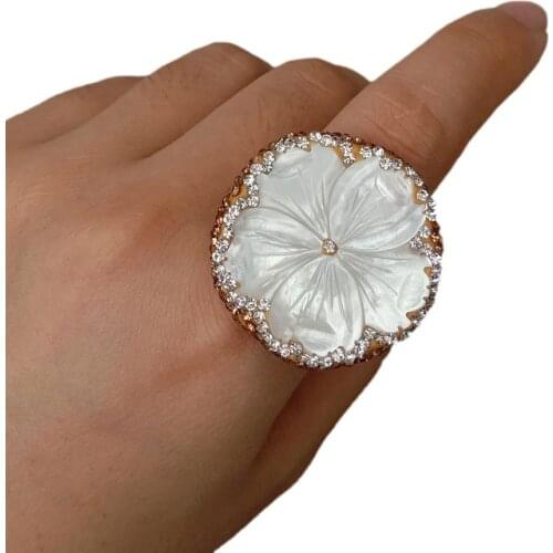 White Rings SETTIMANA China