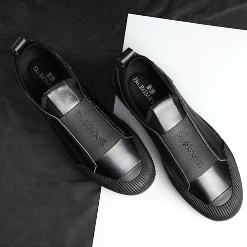 2019 Summer Mens Shoes Leather Casual Leather Shoes Light Weight Low Top Single Shoes Fashion Personality Shoes Wholesale
