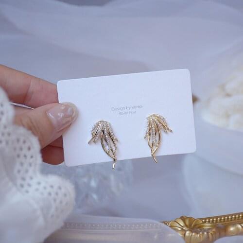 High End 14K Gold Exquisite Micro Inlaid Zircon Squid Claw Earrings With Unique Shape And Super Beautiful Shiny Womens Jewelry