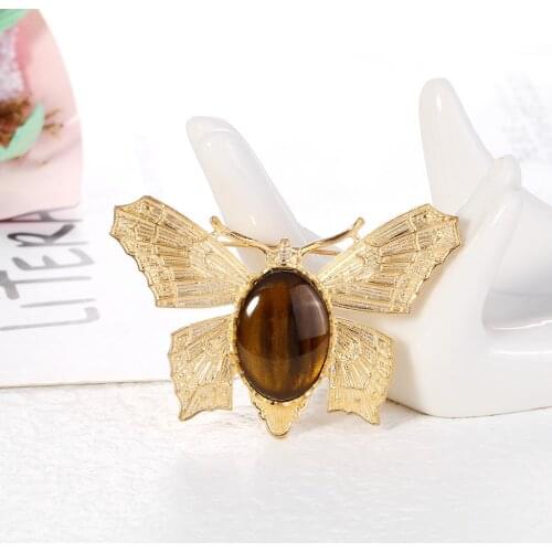New Retro Golden Resin Butterfly Brooch Exaggerated Exquisite Insect Brooch Suit Clothing Accessories