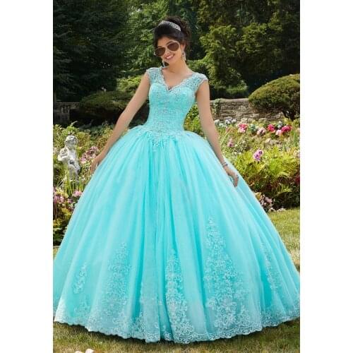 Sheer Lace Quinceanera Dresses 2020 Appliques Beading 15 Dress Quinceanera Ball Gown Formal Prom Gowns Sexy Keyhole Back