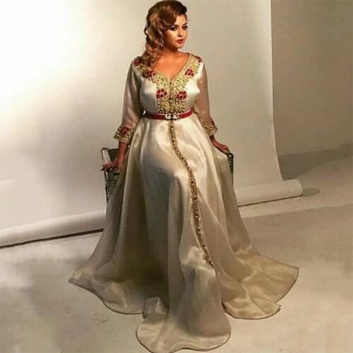 Elegant Ivory Moroccan kaftan Formal Evening Dress 2020 Fashion V Neck Lace Appliques Muslim Arabic Evening Gown Custom Made