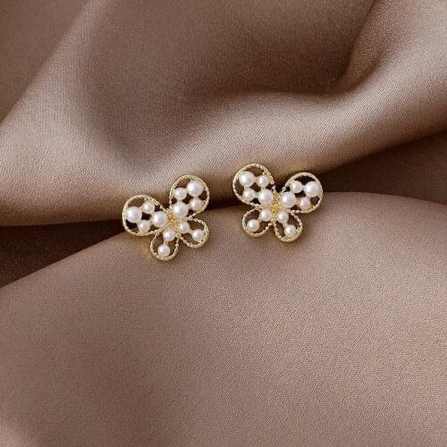 Origin Summer Exquisite Butterfly Pearl Stud Earrings for Women Gold Color Metal Hollow Out Wing Earrings Jewellery Accessories