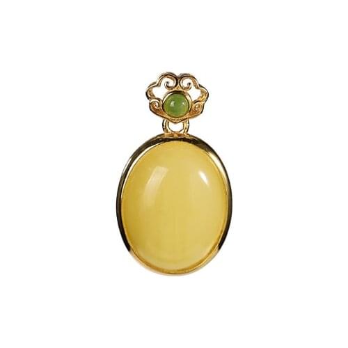S925 sterling silver gold-plated natural amber beeswax egg surface pendant Ruyi Xiangyun temperament female clavicle pendant