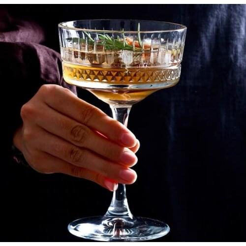 260ml Martini Glass Engraved Stripes Champagne Cocktail Glass Cup Home Bar Wine Glass Night Club Party Wedding Goblet Drinkware