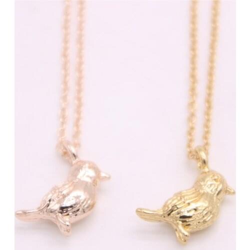 Trendy bird Animal Shapes pendant necklace Three-dimensional sparrow pendant necklace designed for women