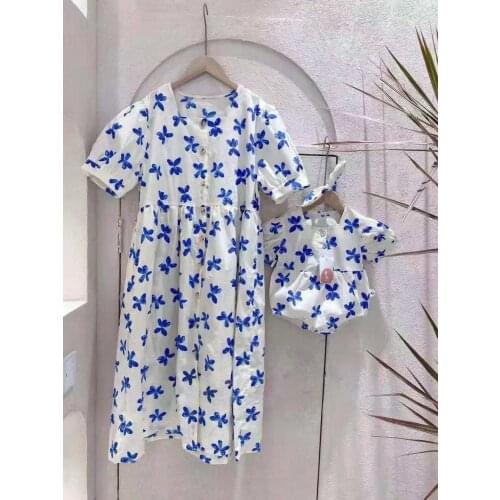 Family Matching Outfits Summer Fashion Mother Daughter Clothes Korean Flower Print Dress For Mom Baby Girls Rompers Family Look1