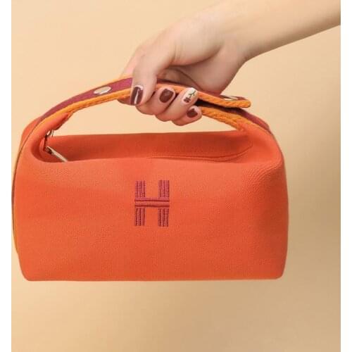 Fashion Simple Cosmetic Bag Waterproof Canvas Women Makeup Skin Care Products Organizer Toiletry package Travel Handbags Zipper