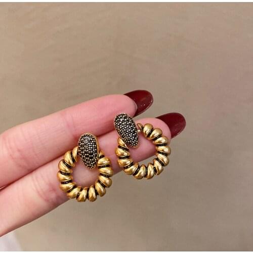 Vintage Simple Temperament Brass Earrings Geometric Womens French Twist Circle Earrings for Women 2021