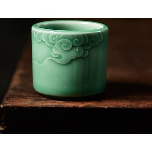 Celadon hand carved Xiangyun finger cup ceramic Master Cup single cup kungfu tea set single gift box tea cup