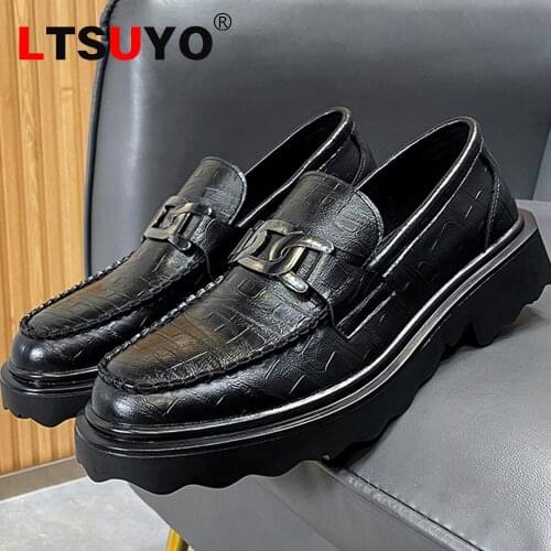 New mens casual leather shoes, autumn and winter tooling shoes, high-end leather embossed leather shoes,fashionable mens shoes