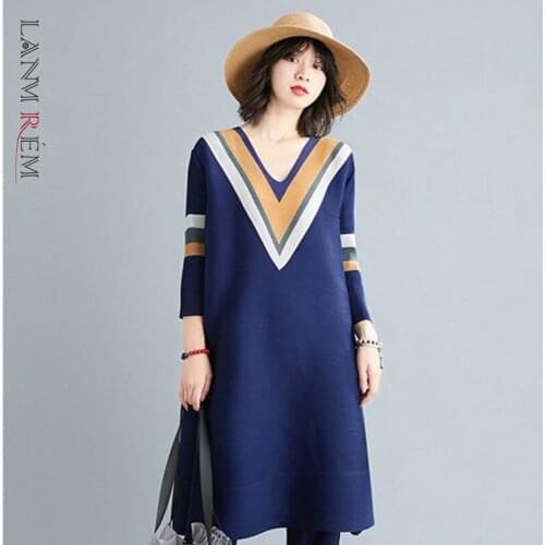 LANMREM Women Midi Long Rose Red Pleated Dress New V- Neck Long Sleeve Loose Fit Fashion Tide Spring Summer 2021 2E1123