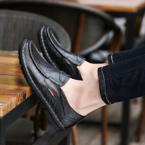 Black man hot 2020 men leisure sport shoes mens genuine shoe causal sale flat sneaker mens leather casual sneakers loafers for