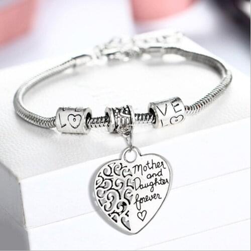 Crystal Rhinestone Love Heart Mom Mother Bangle Family Member Bracelet Engraved Letter Bracelet Women Fashion Jewelry