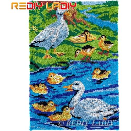 Latch Hook Kits Duck Family Chunky Yarn Embroidery Crocheting Tapestry Kits Needlework Arts & Crafts DIY Carpet Rug 58*87cm