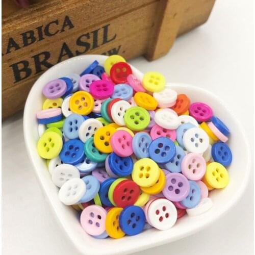 100 pcs small Plastic Buttons sewing/appliques mix PT86