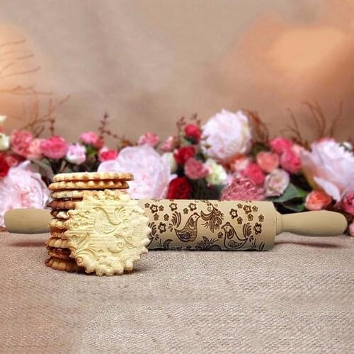 38 cm Christmas Rolling Pin Engraved Carved For Baking Dough Biscuit Fondant Cake Wood Embossed Rolling Pin Kitchen Tool 19DEC6