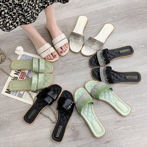 Summer Fashion Design Rhinestone Women Slippers Sandals Antiskid Flat Slippers Woman Sandals Slides Beach Shoes