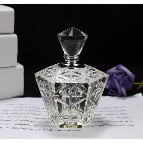 Luxury Hollow Pattern 12ML Transparent Crystal Perfume Oil Bottle empty Parfume Container Crafts Wedding Favors Gifts For Woman