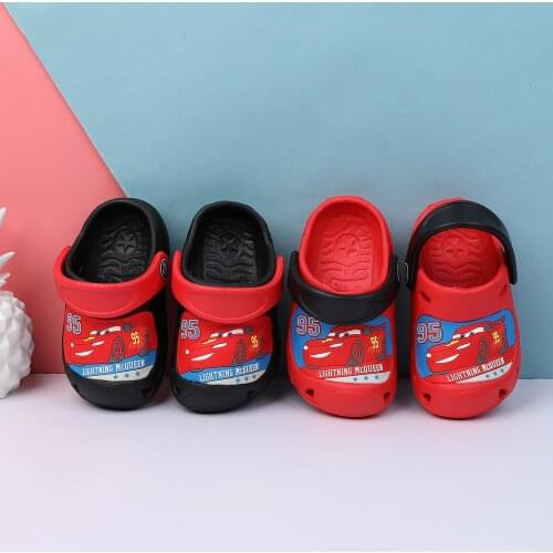 Disney cartoon home parent-child Baotou slippers fashion car childrens hole shoes anti-collision foot protection hole shoes