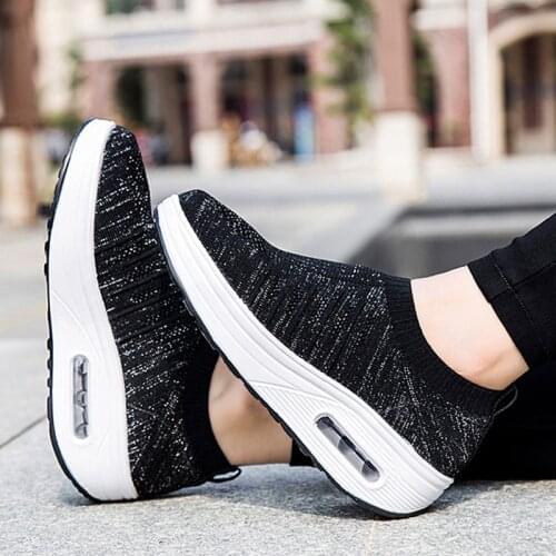 Women Vulcanized Shoes Sneakers Platform Wedges Shoes Swing Flats Breatable Slip On Walking Shoes Zapatillas Mujer Footwear