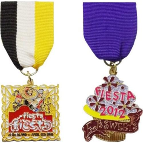 2018 manufacturers new custom medal trophy hollowed out ice cream shape medal k20060