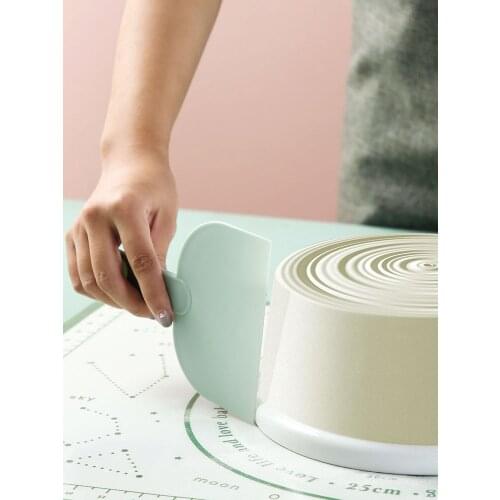Kitchen Noodle Cutter With Measuring Spoon Baking Tool Cream Cake Scraper Plastic PP Scrapers Rice Roll Steamed Bun Sharp Cut